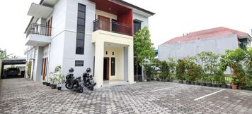 Exterior 3 RedDoorz near Rumah Sakit Condong Catur