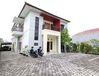 Bangunan 2 RedDoorz near Rumah Sakit Condong Catur