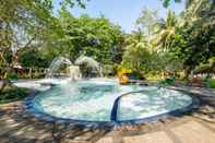 Swimming Pool Mutiara Carita Cottages