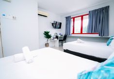 Bedroom 2 Swing & Pillows @ PJ SS2