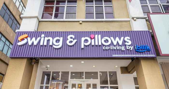 Exterior Swing & Pillows @ USJ Taipan