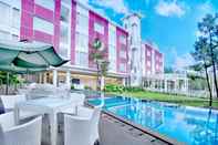 Hồ bơi favehotel Cimanuk Garut