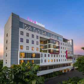 Exterior / Building 1 favehotel Hyper Square, Cibiru Hotels