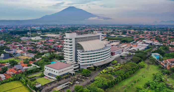 Bangunan ASTON Cirebon Hotel & Convention Center