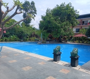 Swimming Pool 5 Jazz Hotel Palu