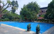 Hồ bơi 5 Jazz Hotel Palu