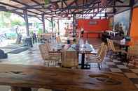 Quầy bar, cafe và phòng lounge Jazz Hotel Palu