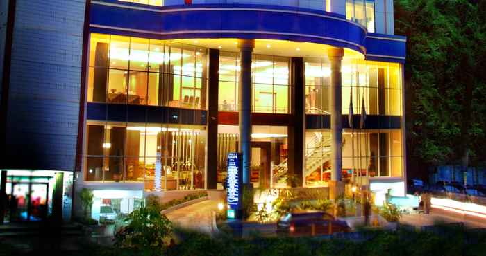 Bangunan ASTON Jayapura Hotel & Convention Center