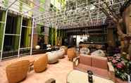 Bar, Cafe and Lounge 4 Wisata Niaga Hotel