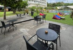 Bar, Cafe and Lounge 7 Grand Inna Samudra Beach