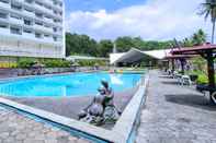 Swimming Pool Grand Inna Samudra Beach