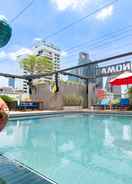 SWIMMING_POOL Galleria 10 Sukhumvit Bangkok Hotel by Compass Hospitality		