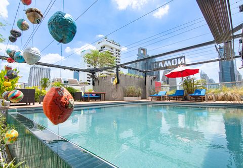 สระว่ายน้ำ Galleria 10 Sukhumvit Bangkok Hotel by Compass Hospitality		