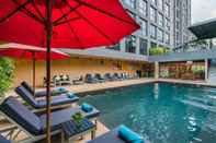 สระว่ายน้ำ Galleria 12 Sukhumvit Bangkok by Compass Hospitality