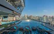 Swimming Pool 6 The Continent Hotel Sukhumvit / Asok BTS Bangkok by Compass Hospitality