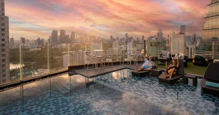 Swimming Pool The Continent Hotel Sukhumvit / Asok BTS Bangkok by Compass Hospitality