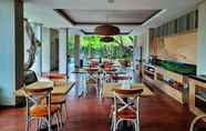 Bar, Cafe and Lounge 5 Doho Homestay