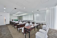 Functional Hall Whiz Prime Hotel Megamas Manado
