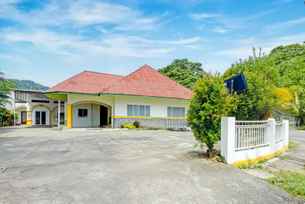 Hotel O Padang near Pantai Padang formerly Hotel Ranah Bundo, THB 281.74