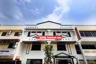 Bangunan Famous Inn Hotel