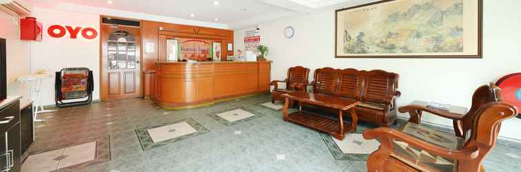 Lobi Famous Inn Hotel