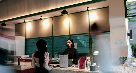 Lobby 2 The Win Hotel Surabaya