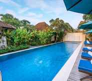 Swimming Pool 2 Rama Residence Petitenget Hotel
