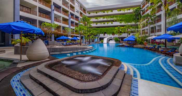 Swimming Pool Deevana Plaza Phuket Patong