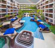 Swimming Pool 2 Deevana Plaza Phuket Patong