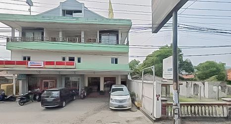 ภายนอกอาคาร 2 RedDoorz near Pantai Citepus Pelabuhan Ratu