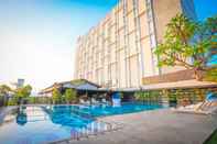 สระว่ายน้ำ Swiss-Belinn Saripetojo Solo