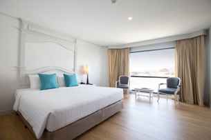 CH Hotel, Rp 492.539