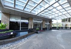 Lobby 6 Somerset Berlian Jakarta