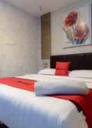 BEDROOM RedDoorz Premium near Grand Batam Mall