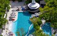 Kolam Renang 2 The Royal Paradise Hotel & Spa