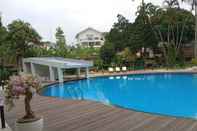 สระว่ายน้ำ INDO ALAM RECREATIONAL RESORT