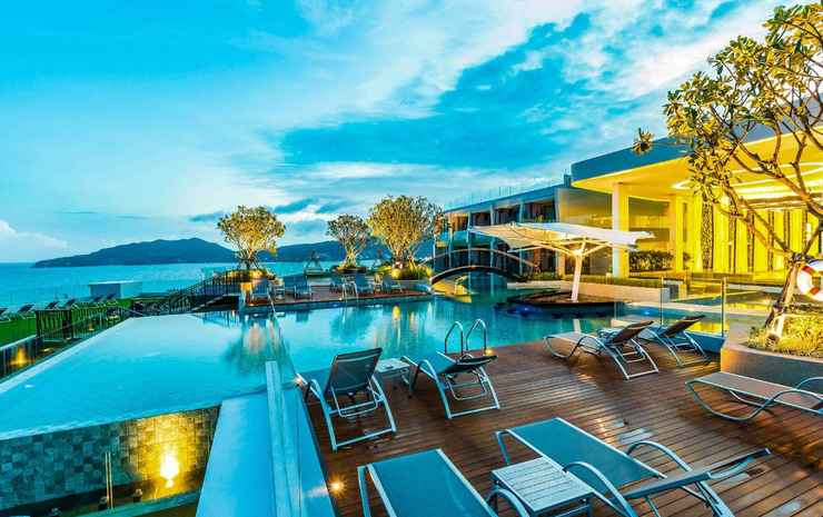 Crest Resort & Pool Villas