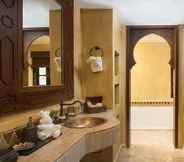 In-room Bathroom 5 Villa Maroc Resort