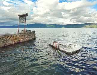 Lobi 2 Pandu Lakeside Hotel Tuktuk