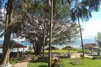 Bar, Cafe and Lounge Pandu Lakeside Hotel Tuktuk