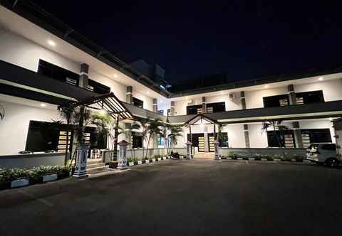 Exterior Hotel Putri Sari