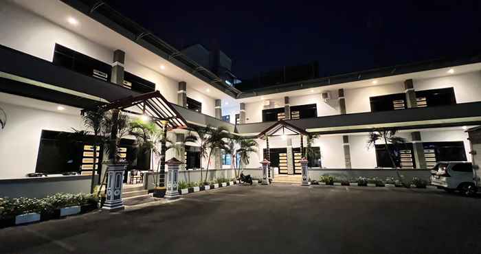 Luar Bangunan Hotel Putri Sari