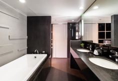 In-room Bathroom 7 Best Western Sukhumvit 20