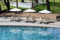 Kolam Renang Amora Beach Resort Phuket (SHA Extra Plus)