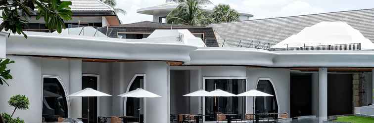 Lobi Amora Beach Resort Phuket (SHA Extra Plus)