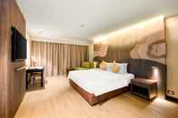 ห้องนอน Amora Beach Resort Phuket (SHA Extra Plus)