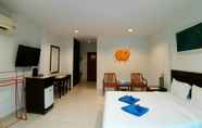 Kamar Tidur 6 Karon Living Room