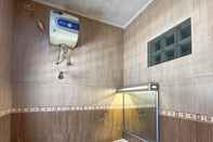 In-room Bathroom Limas Hotel Bukittinggi