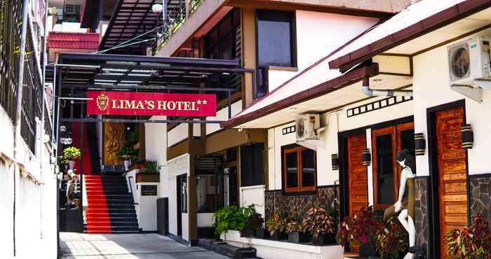 Luar Bangunan Limas Hotel Bukittinggi