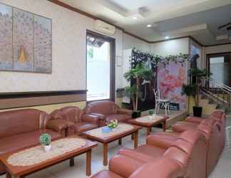 Lobby 2 Urbanview Hotel Dedy Jaya Brebes